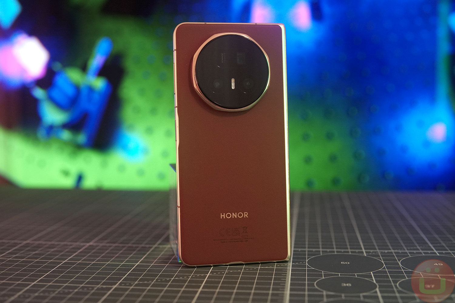 Honor Magic V5 Review | Ubergizmo